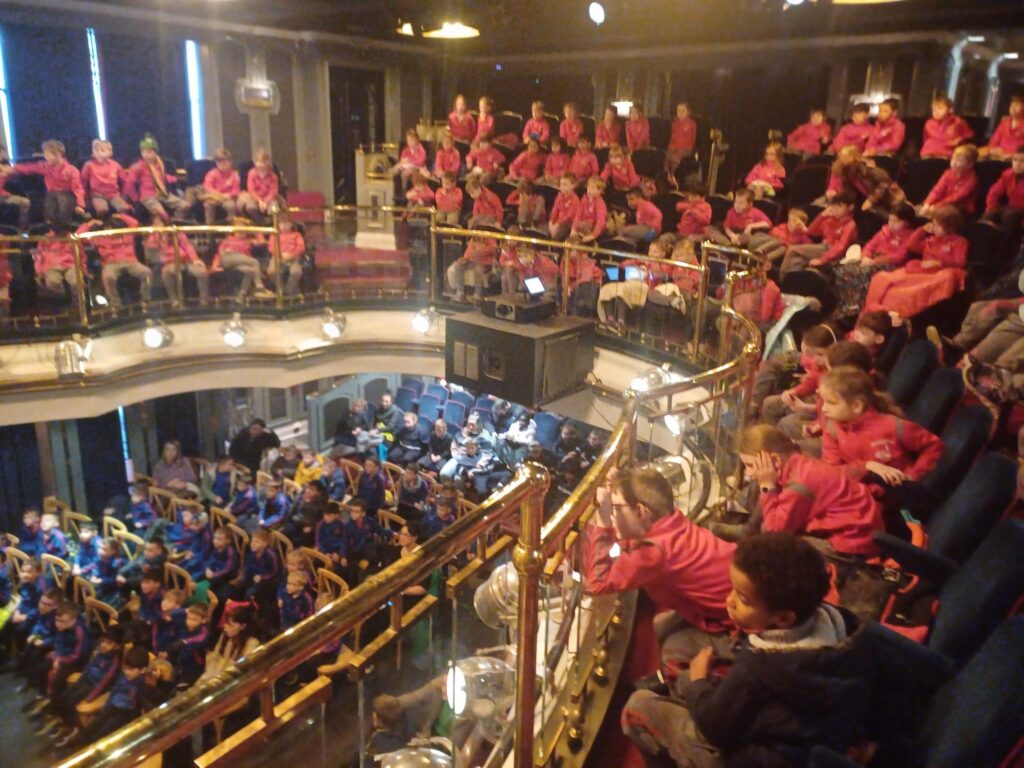 2411 set theatre kilkenny balcony audience