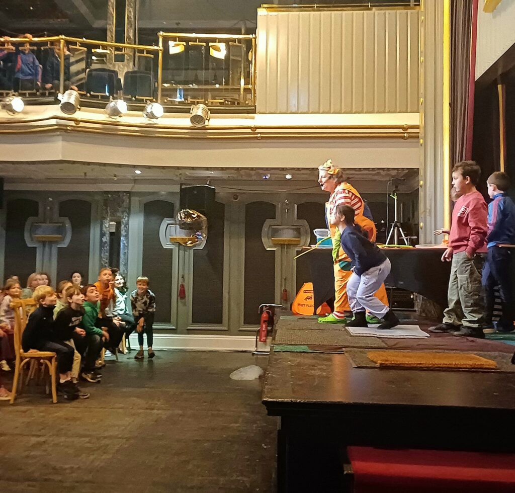 2411 set theatre kilkenny keep the bubble alive