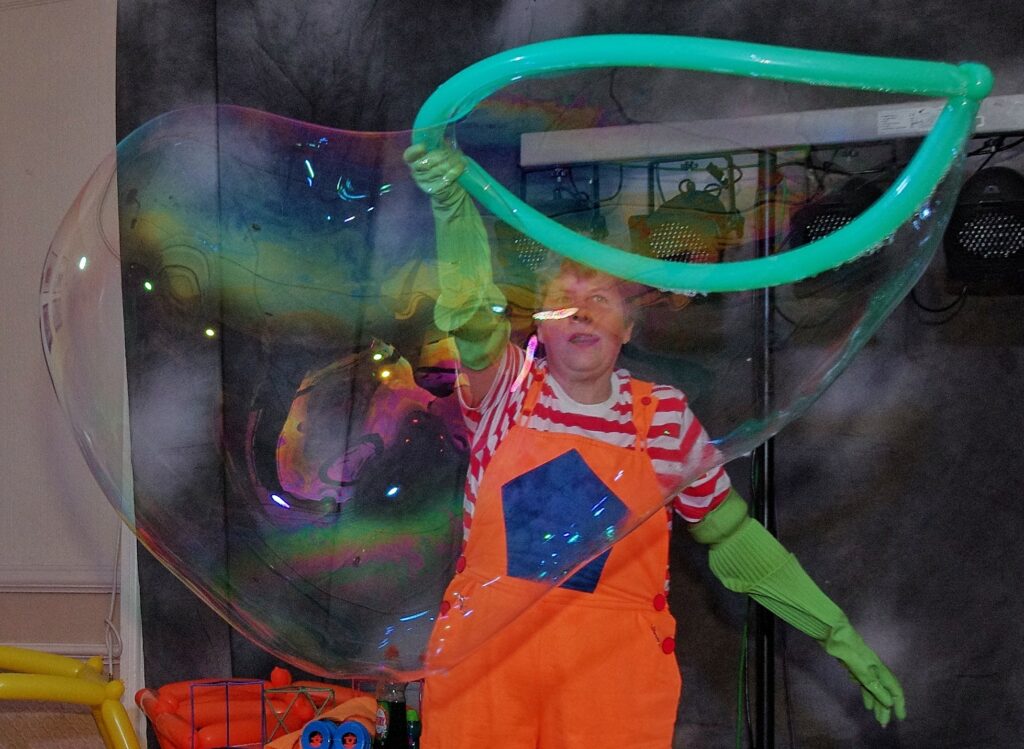 Balloon bubble