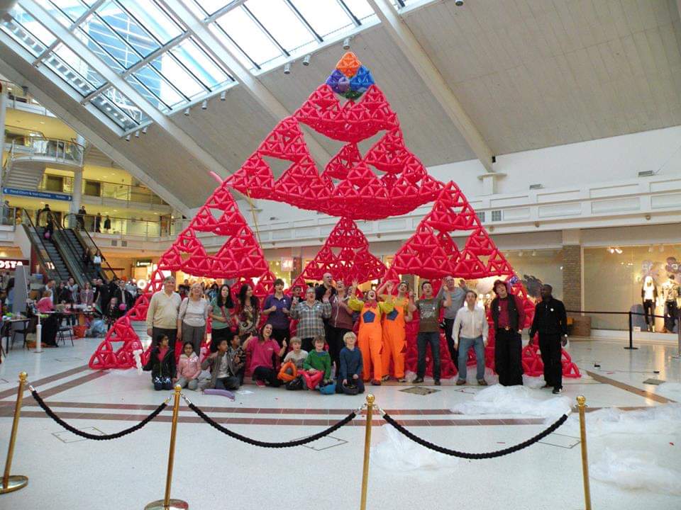 Guinness world records title attempt giant balloon sierpinski tetrahedron gwr family maths workshop cambridge